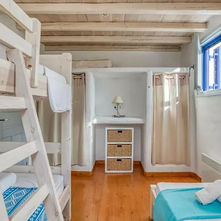 Foinikas House - Quiet Area With Beach Access