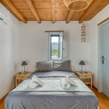 Hébergement de vacances Foinikas House - Quiet Area With Beach Access *