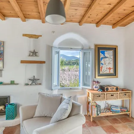 Foinikas House - Quiet Area With Beach Access *