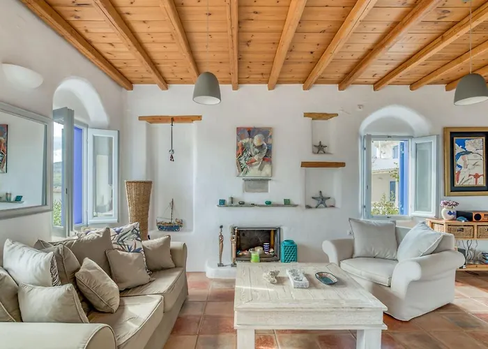 Foinikas House - Quiet Area With Access *