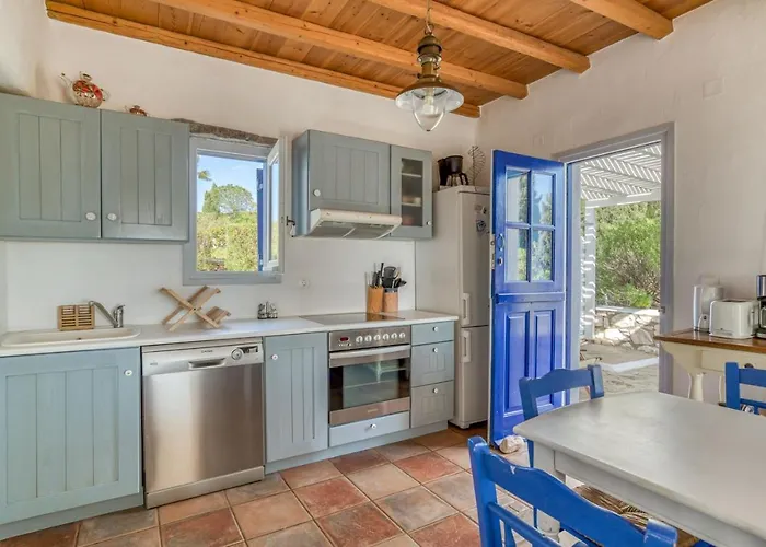 Foinikas House - Quiet Area With Access Nyaraló *