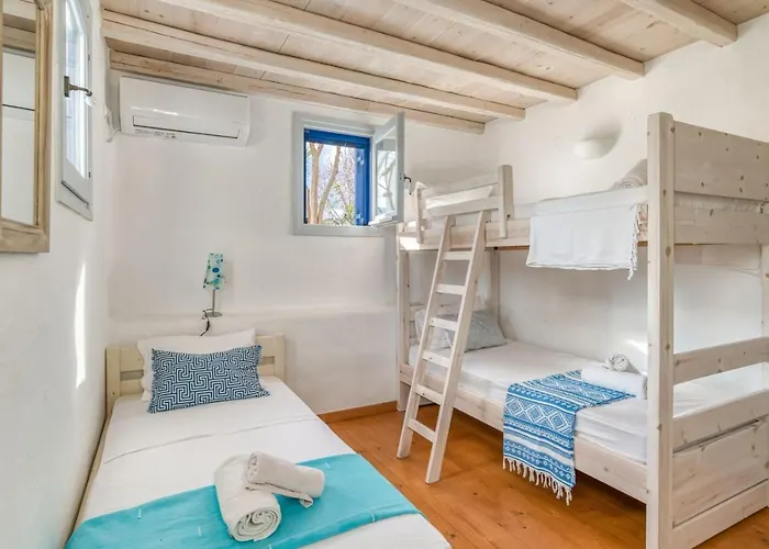 Foinikas House - Quiet Area With Access Driósz