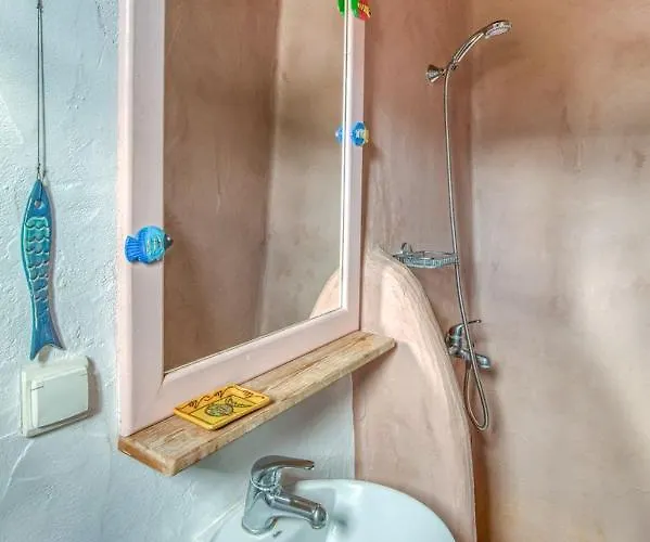 Foinikas House - Quiet Area With Access Driósz