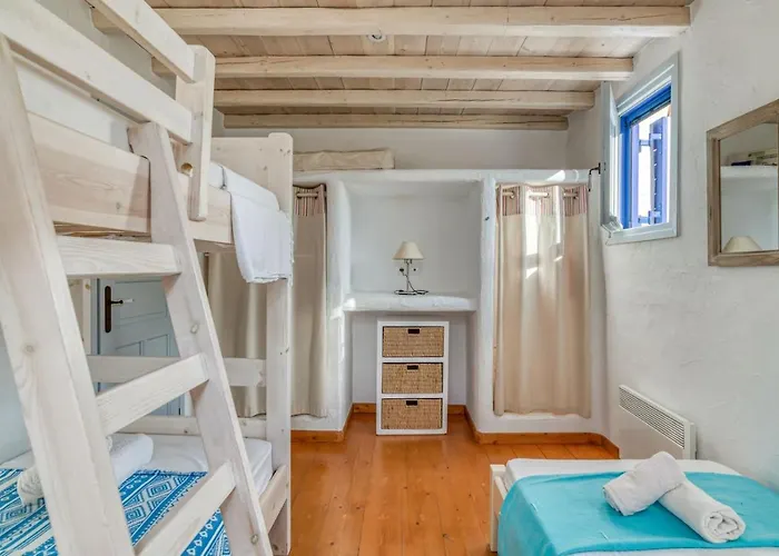 Foinikas House - Quiet Area With Access